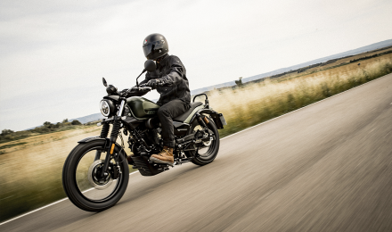 Porta't ja la renovada Custom Rockster Flat 125!