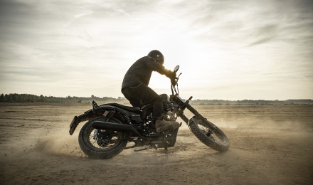¡Llévate ya la renovada Custom Rockster Flat 125!