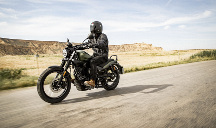 ¡Llévate ya la renovada Custom Rockster Flat 125!