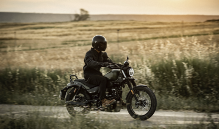 ¡Llévate ya la renovada Custom Rockster Flat 125!